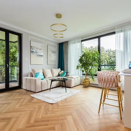 Botanica Vip By The Sea 格但斯克