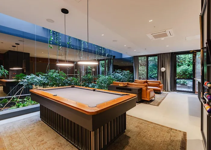 Botanica Vip By The Sea